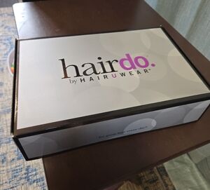 Hairdo by HairUWear Wig NiB Sleek And CHIC GOLDEN WHEAT